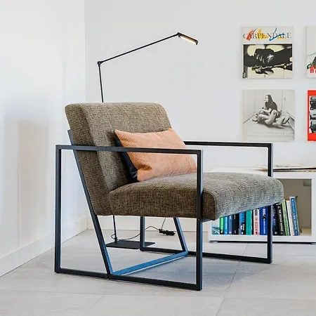 Cozy 2-br Penthouse With Private Rooftop Terrace *