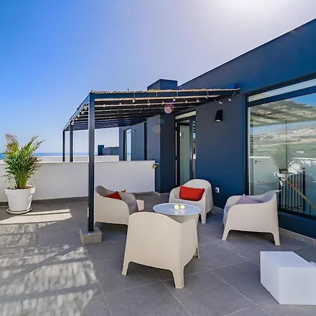 Cozy 2-br Penthouse With Private Rooftop Terrace * Guia de Isora (Tenerife)